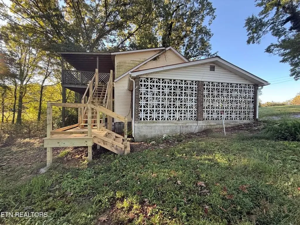 1089 Bicknell Road Clarkrange TN 38553