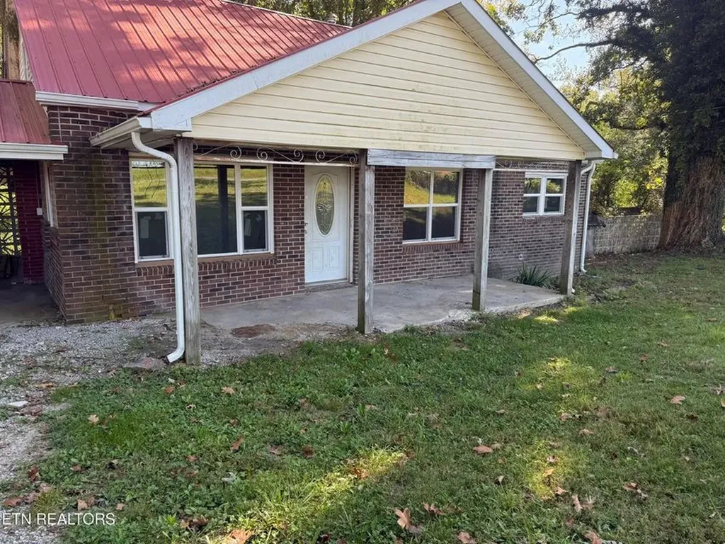 1089 Bicknell Road Clarkrange TN 38553