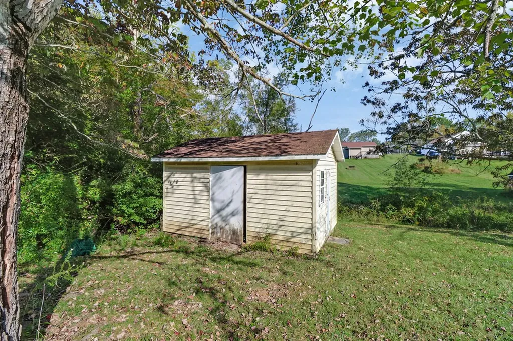 141 Crestview Drive Crossville TN 38555
