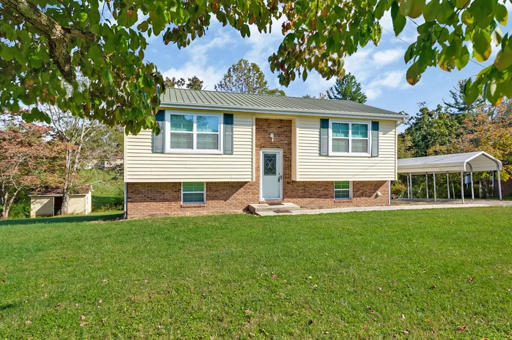 141 Crestview Drive Crossville TN 38555