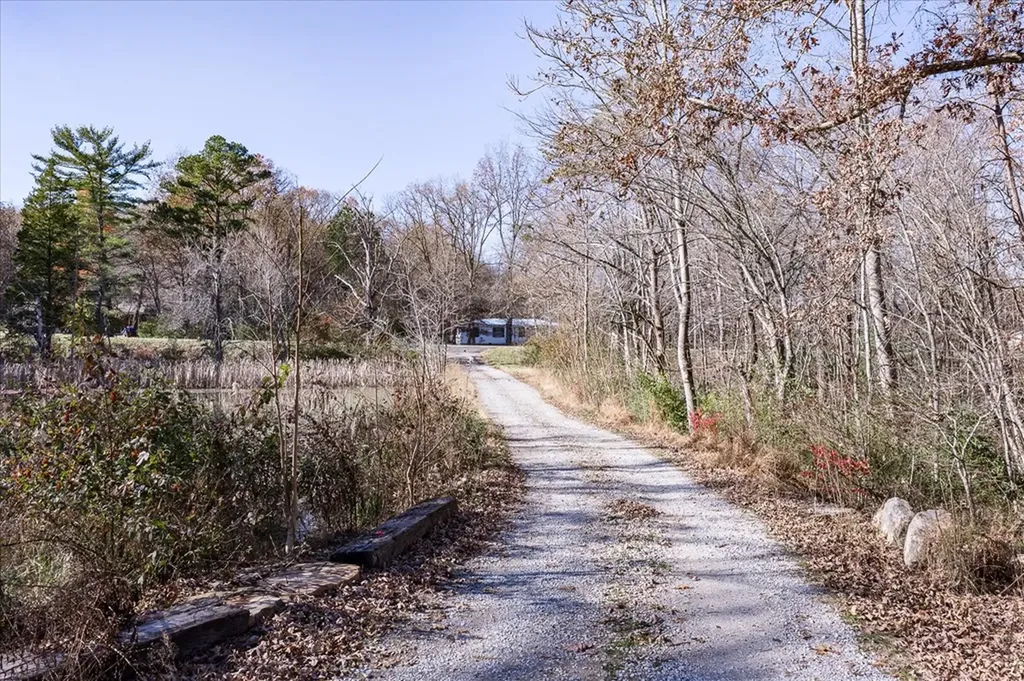 8267 Highway 127 S Crossville TN 38572