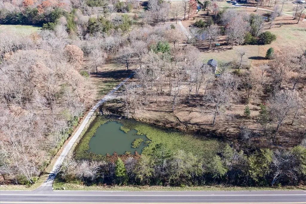 8267 Highway 127 S Crossville TN 38572