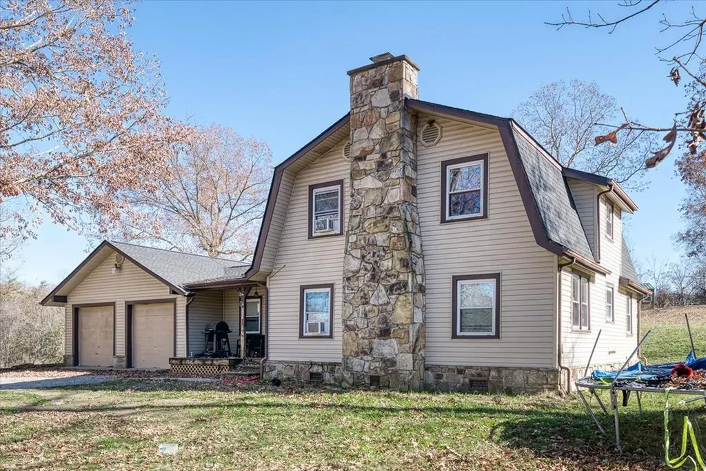 8267 Highway 127 S Crossville TN 38572