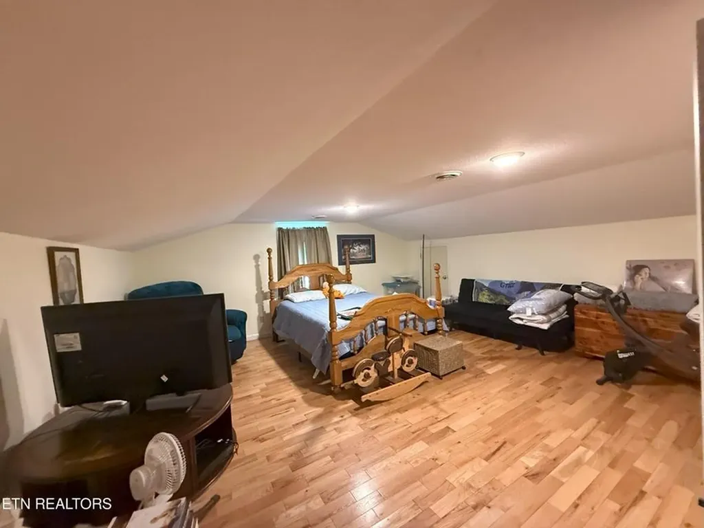 6105 S York Highway Clarkrange TN 38553-5147