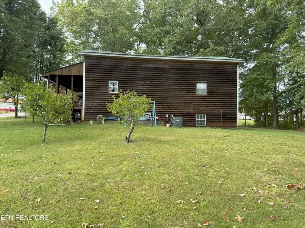 6105 S York Highway Clarkrange TN 38553-5147