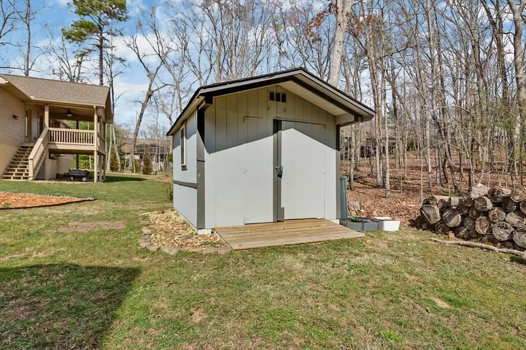 35 Bingham Lane Crossville TN 38558