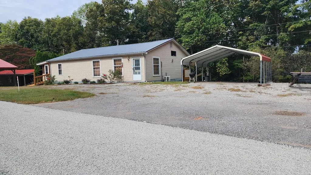 348 Bill Hunter Road Celina TN 38551