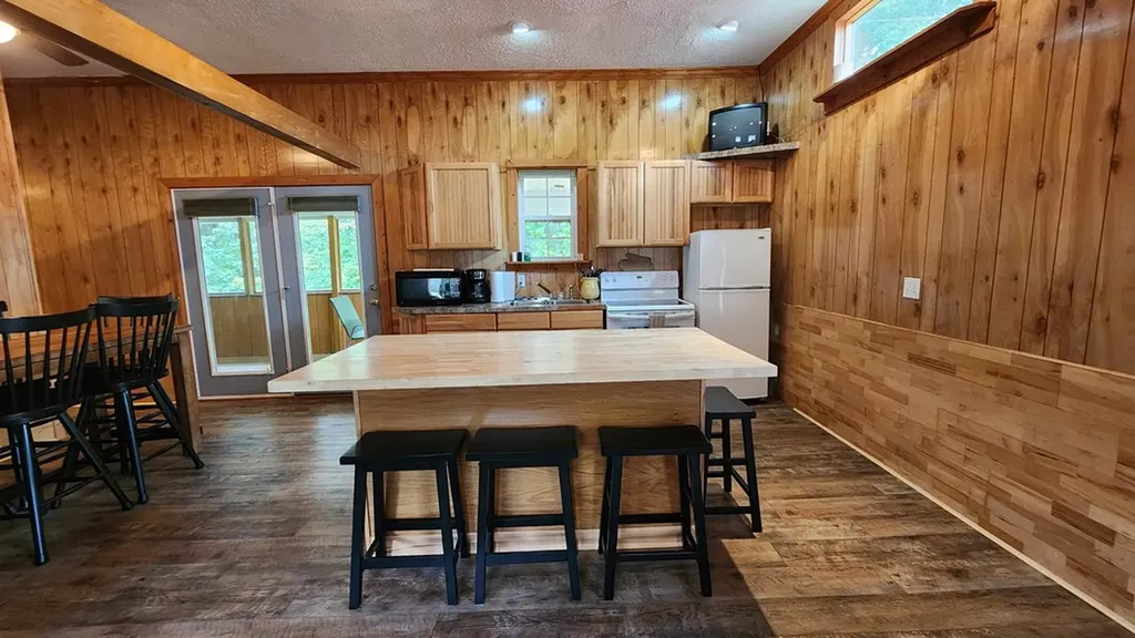 348 Bill Hunter Road Celina TN 38551