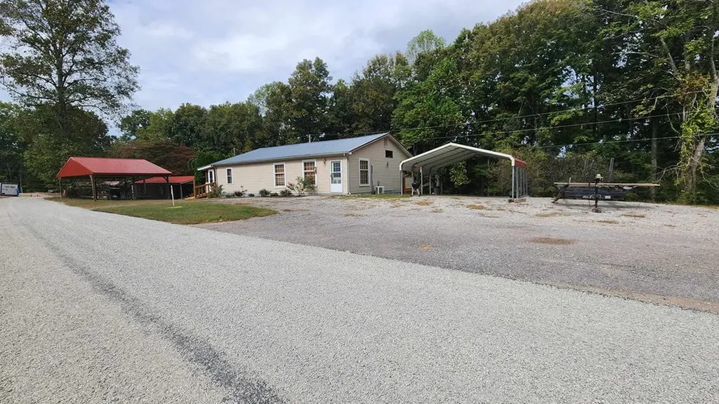 348 Bill Hunter Road Celina TN 38551