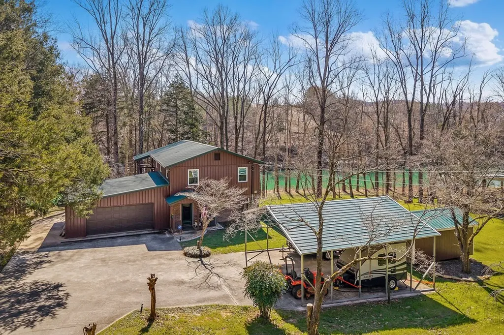 524 Luckey Lane Sparta TN 38583