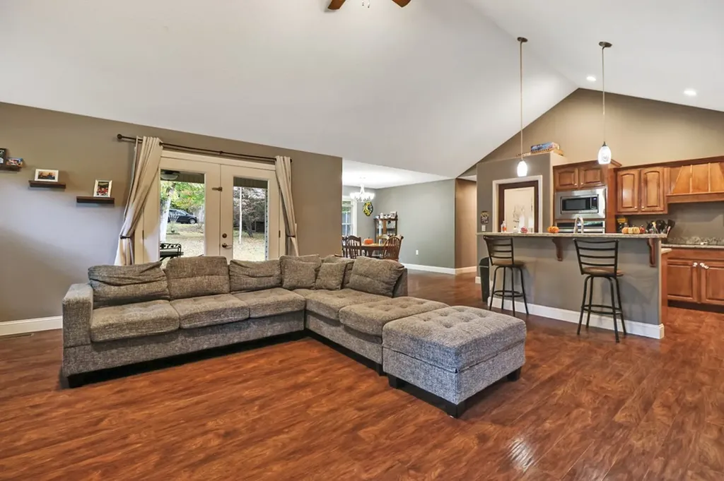 803 Spruce Loop Crossville TN 38555