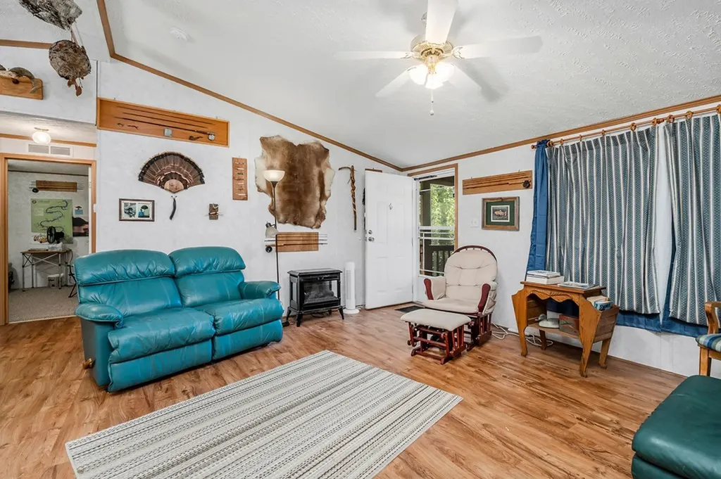 43 Moss Bend Lane Lancaster TN 38569