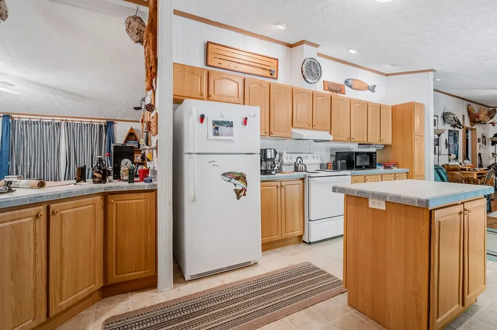 43 Moss Bend Lane Lancaster TN 38569
