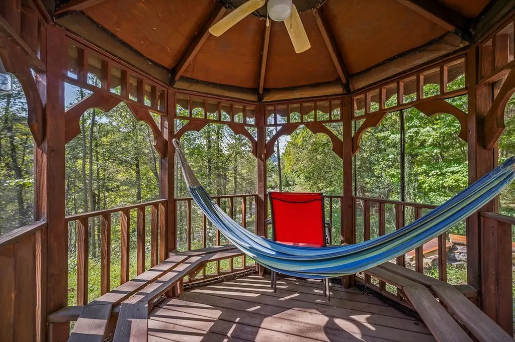 43 Moss Bend Lane Lancaster TN 38569