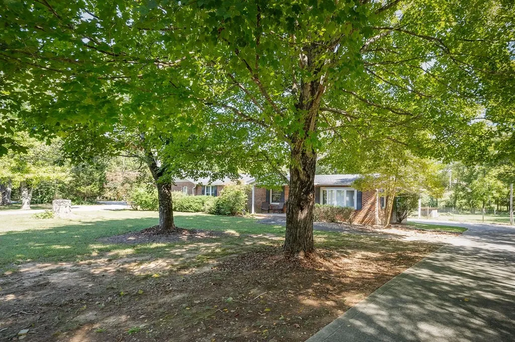 2300 Sun Valley Circle Cookeville TN 38501