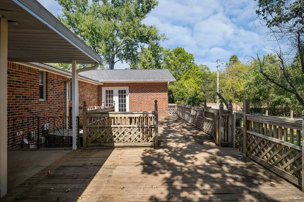 2300 Sun Valley Circle Cookeville TN 38501