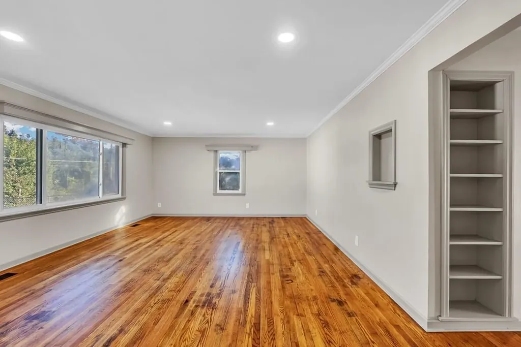 107 Oak Street Sparta TN 38583