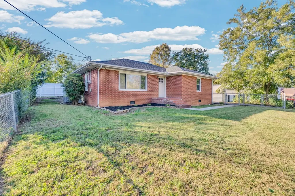 107 Oak Street Sparta TN 38583