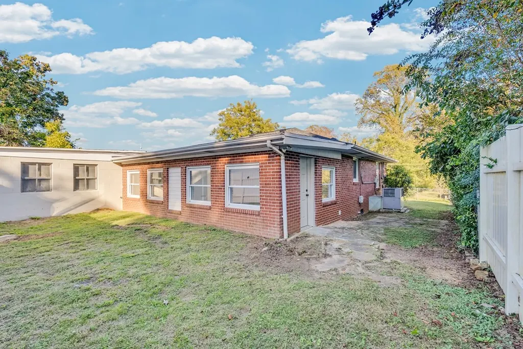 107 Oak Street Sparta TN 38583