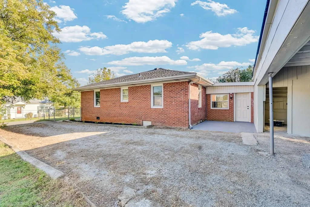 107 Oak Street Sparta TN 38583