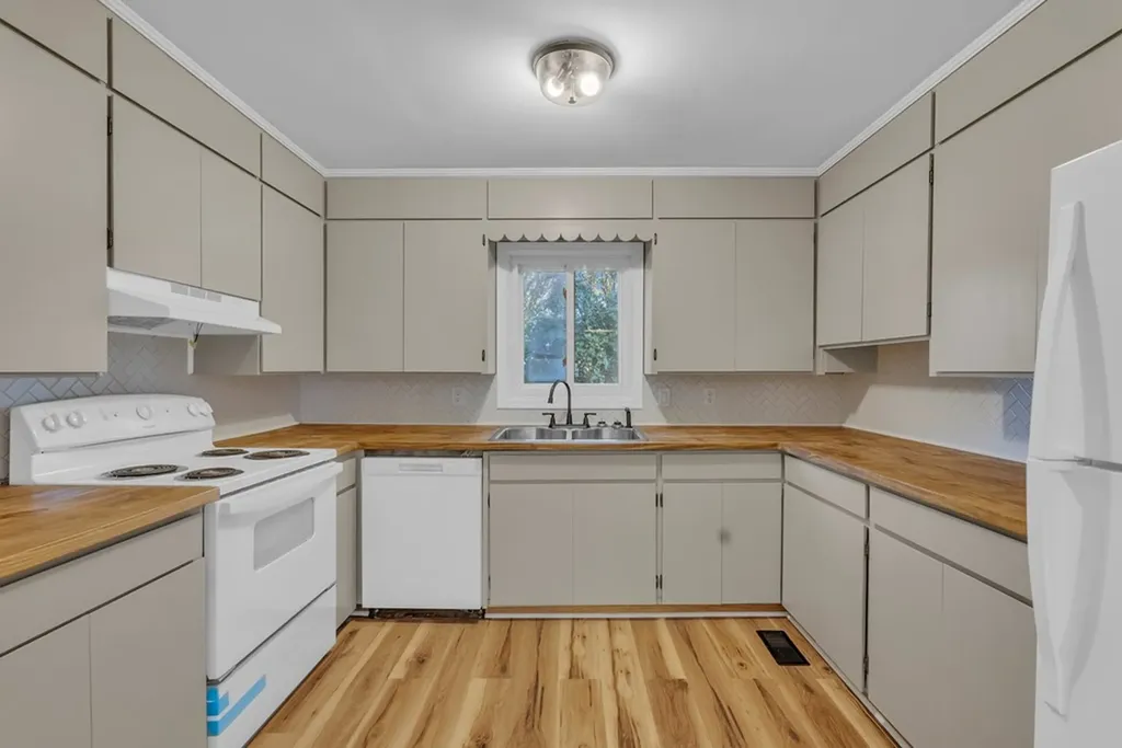 107 Oak Street Sparta TN 38583