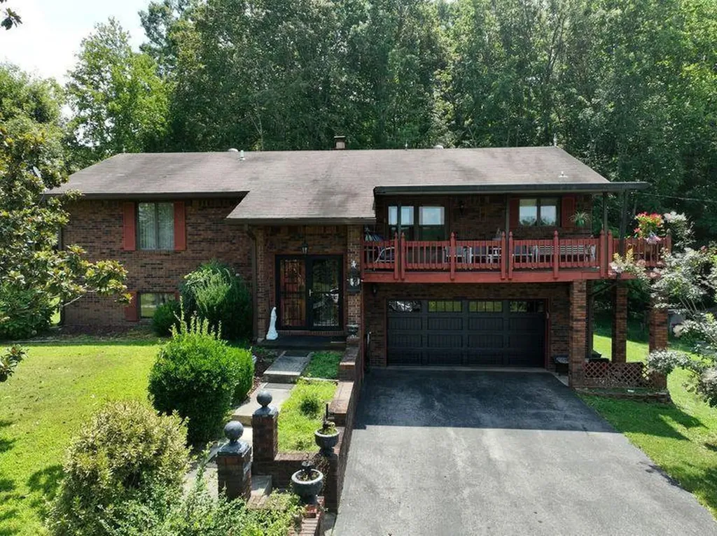 99 Means Lane Byrdstown TN 38549