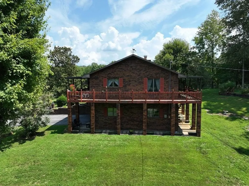 99 Means Lane Byrdstown TN 38549