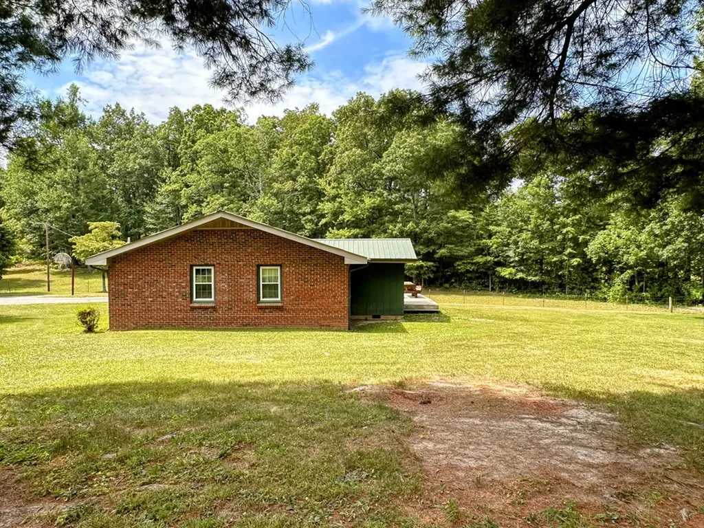 1065 Star Point Road Jamestown TN 38556