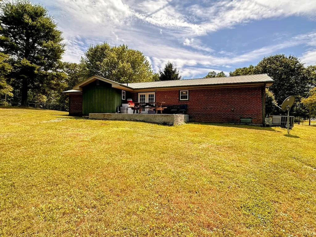 1065 Star Point Road Jamestown TN 38556