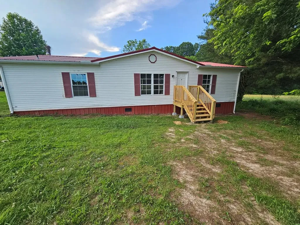 956 Tollisontown Road Sparta TN 38583