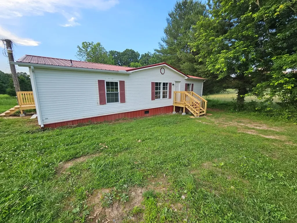956 Tollisontown Road Sparta TN 38583