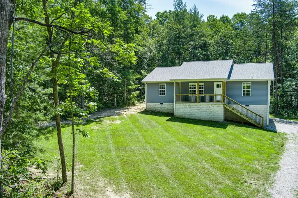 2037 Allardt Tinch Road Jamestown TN 38556