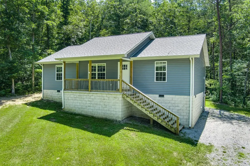 2037 Allardt Tinch Road Jamestown TN 38556