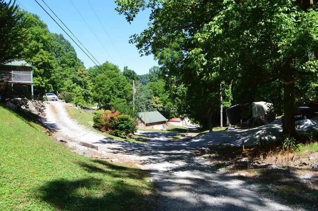 1191 Austin Lake Road Baxter TN 38544