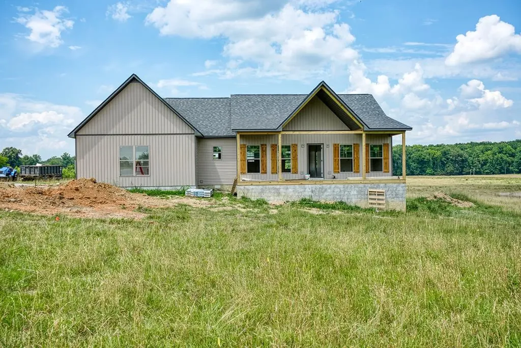 2557 Wildcat Road Sparta TN 38583
