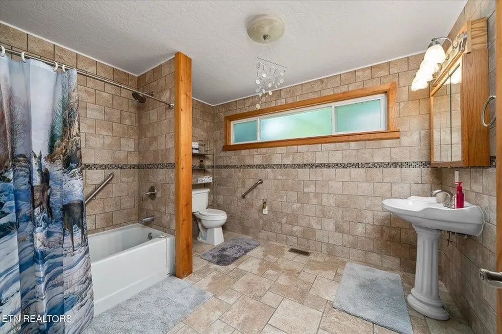 213 Indian Rock Trail Jamestown TN 38556
