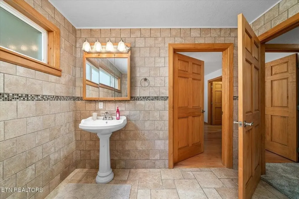 213 Indian Rock Trail Jamestown TN 38556