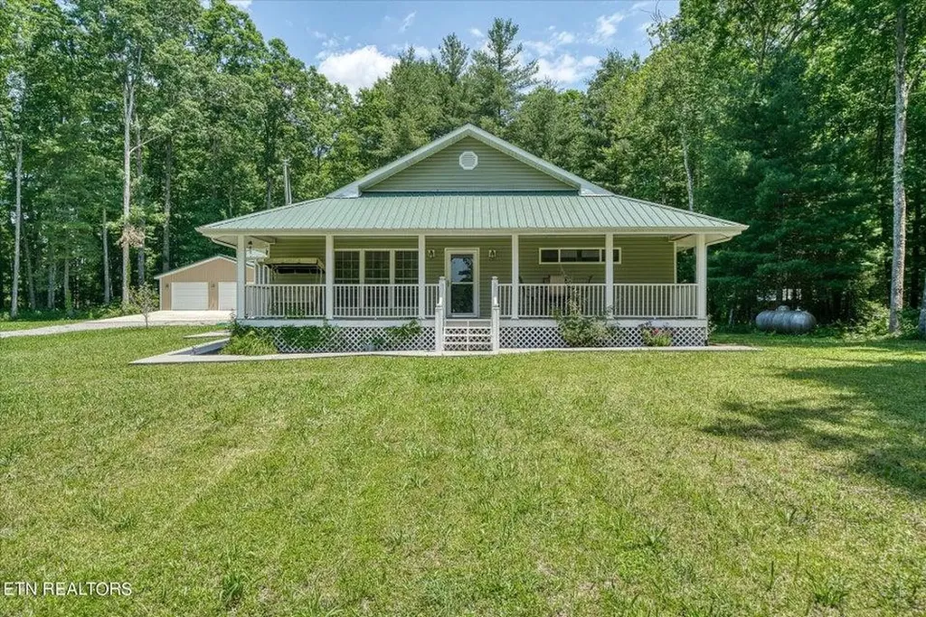 213 Indian Rock Trail Jamestown TN 38556