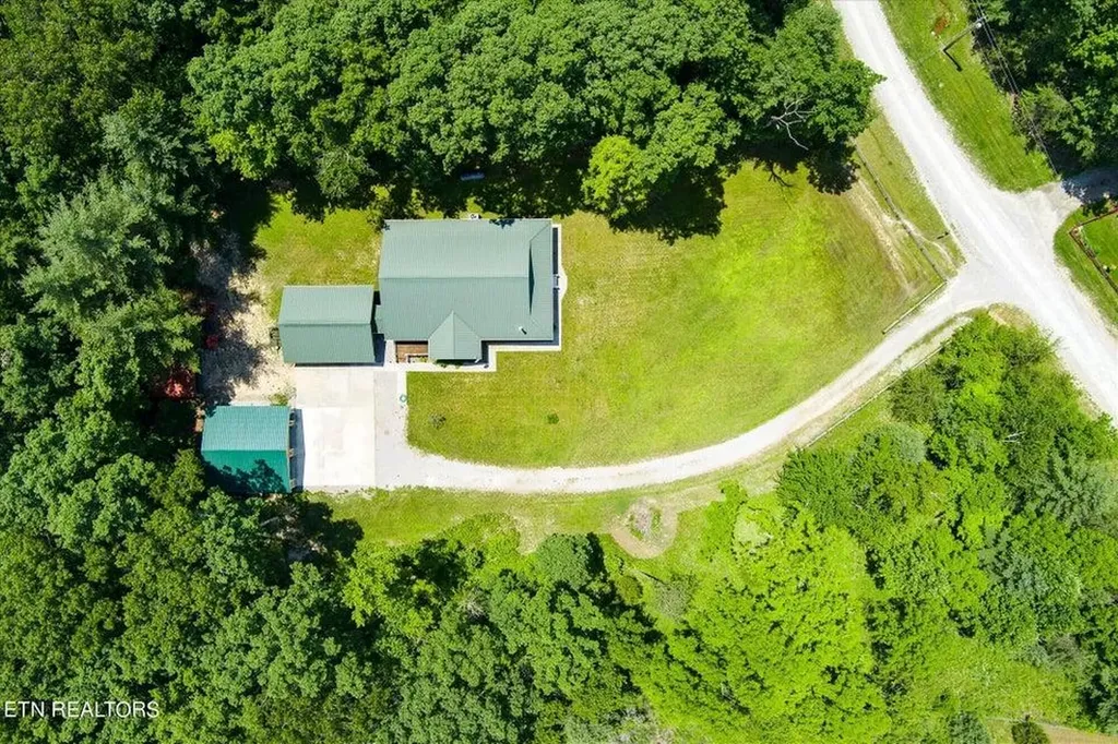 213 Indian Rock Trail Jamestown TN 38556