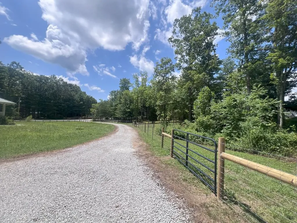 213 Indian Rock Trail Jamestown TN 38556