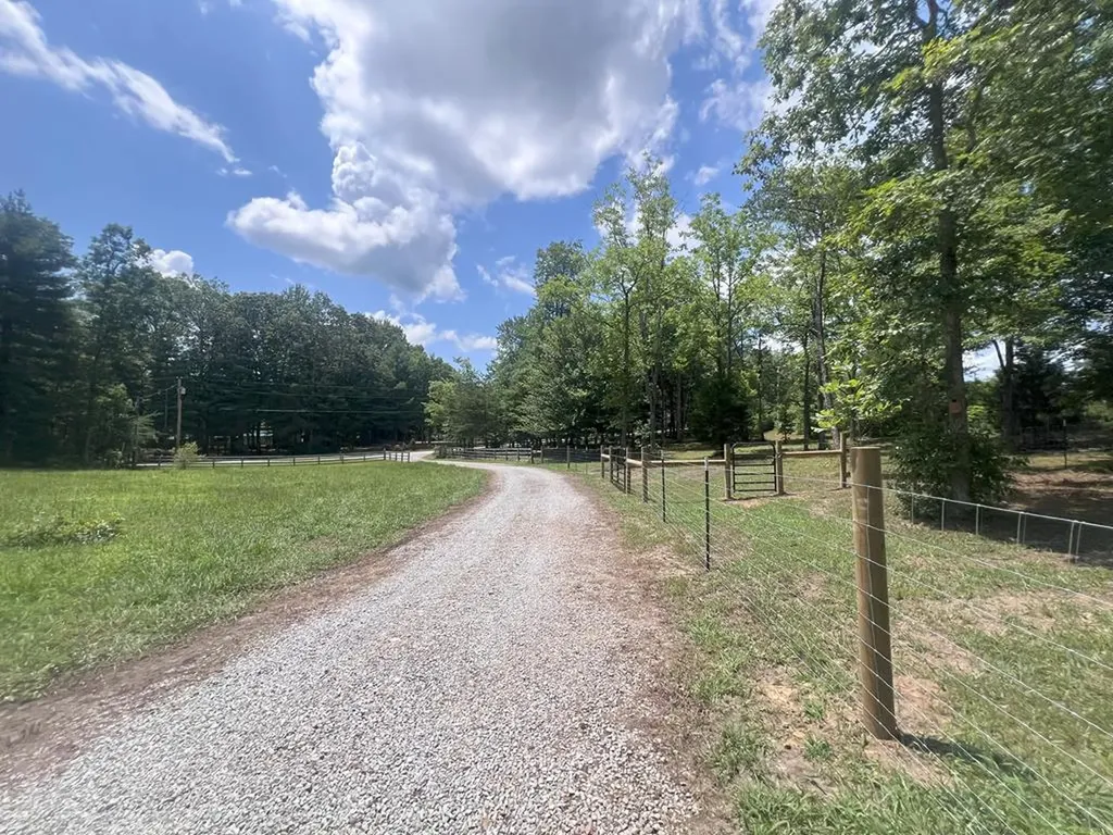 213 Indian Rock Trail Jamestown TN 38556