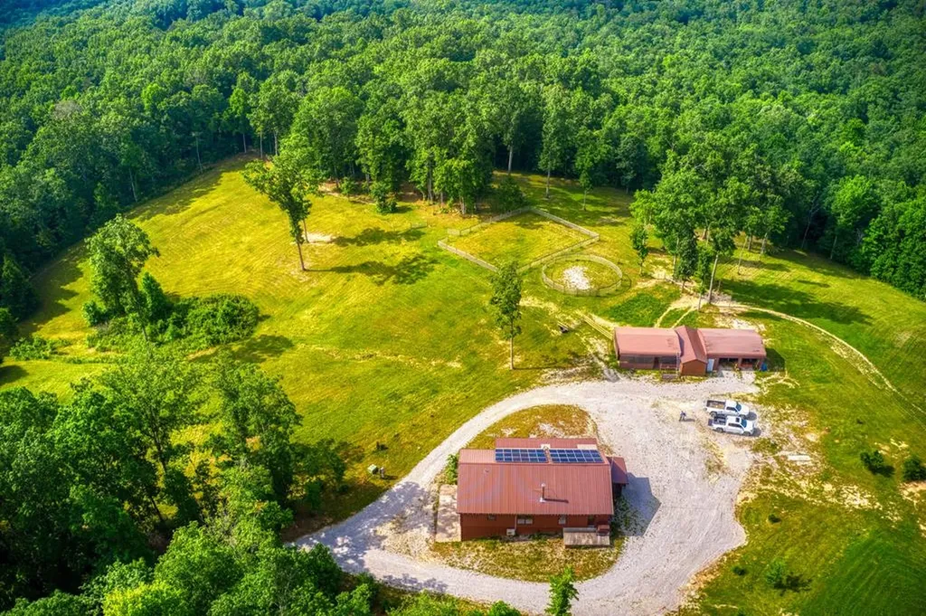 1240 Louvaine Road Jamestown TN 38556