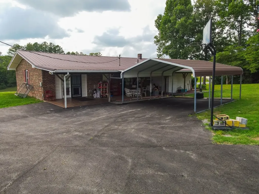 105 East Wilmouth Road Rickman TN 38580