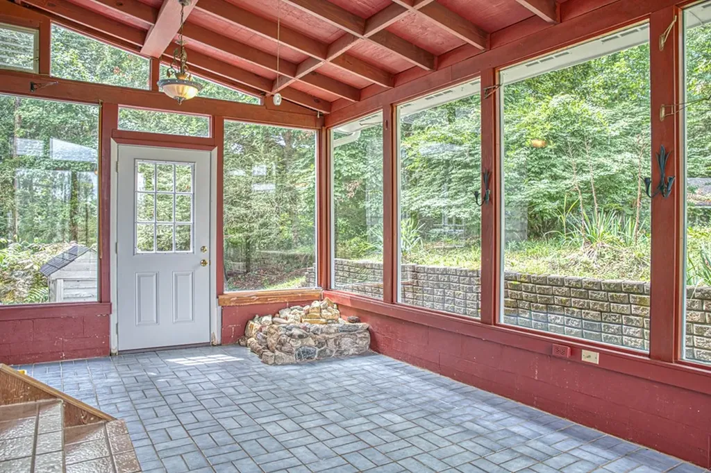 1452 Gainesboro Grade Cookeville TN 38501