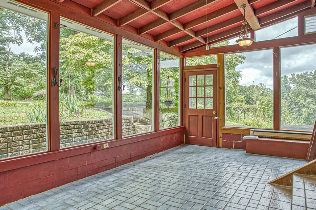 1452 Gainesboro Grade Cookeville TN 38501