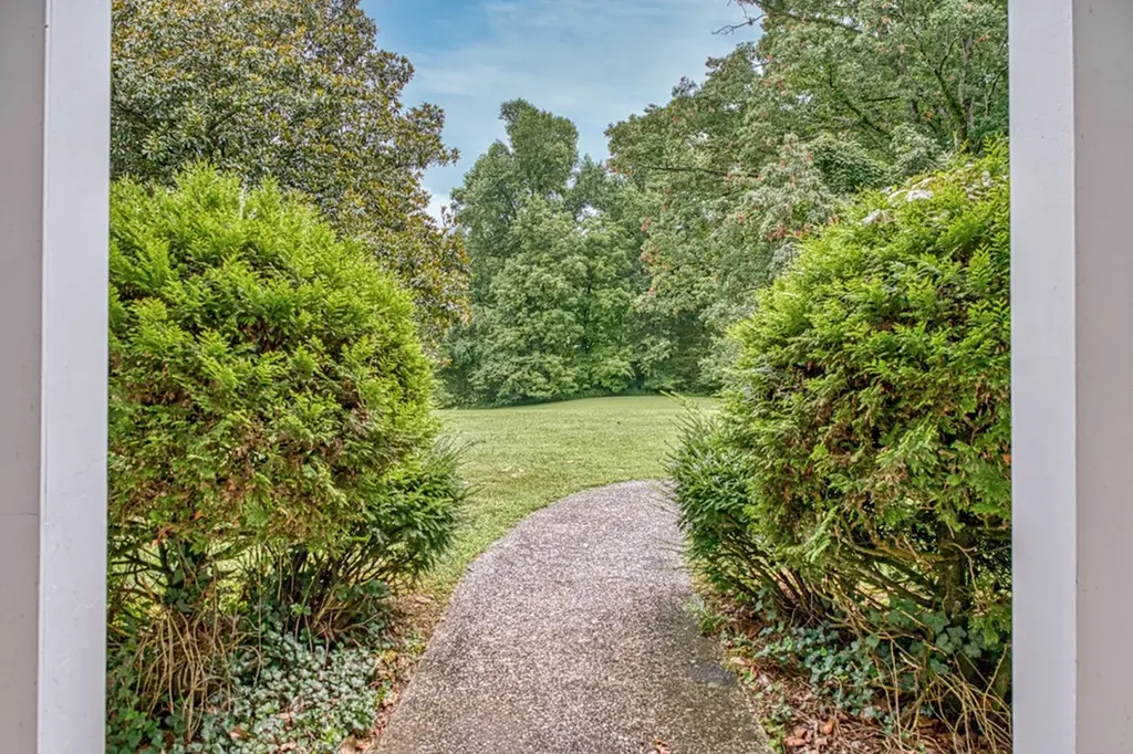 1452 Gainesboro Grade Cookeville TN 38501