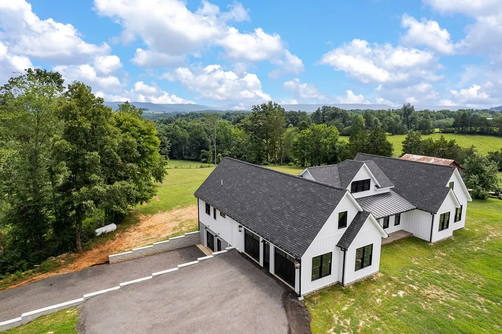 1100 Eastport Dock Road Monroe TN 38573