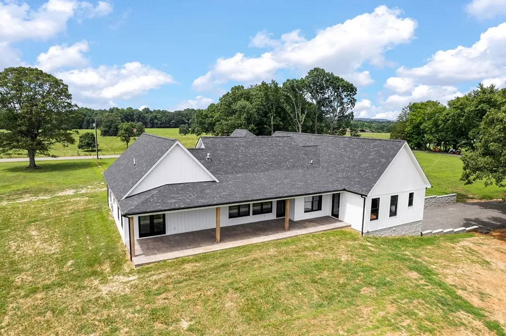 1100 Eastport Dock Road Monroe TN 38573