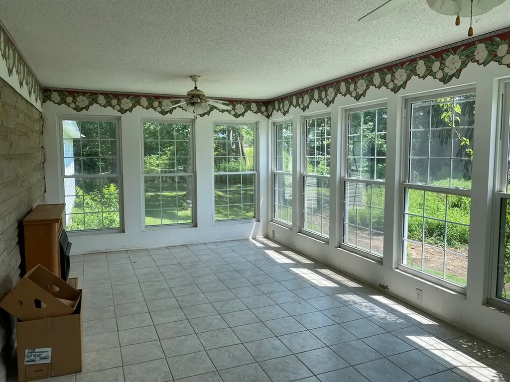 2676 North Springs Road Red Boiling Springs TN 37150