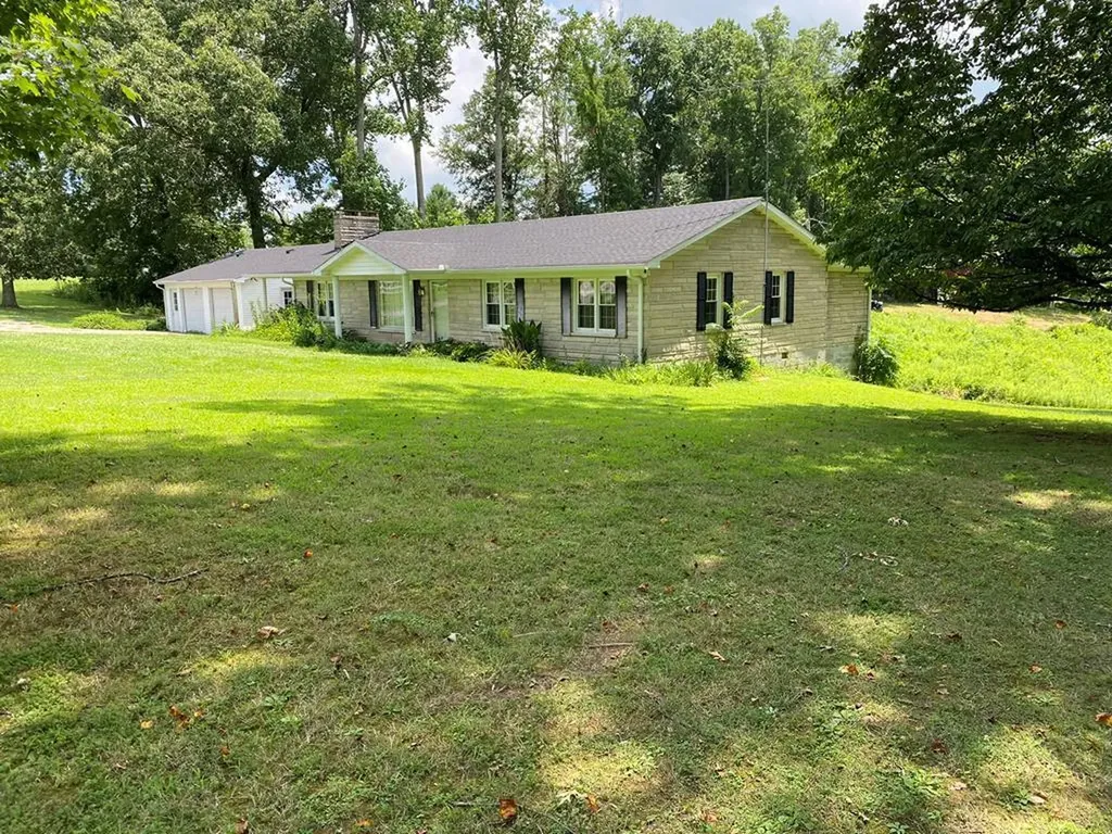 2676 North Springs Road Red Boiling Springs TN 37150